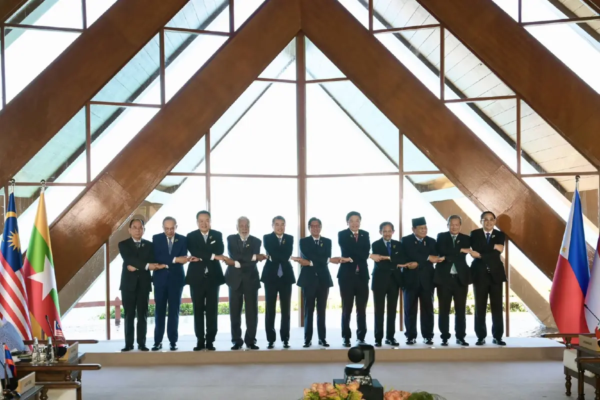 นายกฯ นำเสนอ 3 ยุทธศาสตร์ “เอกภาพ-ยืดหยุ่น-บทบาทอาเซียนต่อเวทีโลก” รับมือภูมิรัฐศาสตร์โลกผันผวน