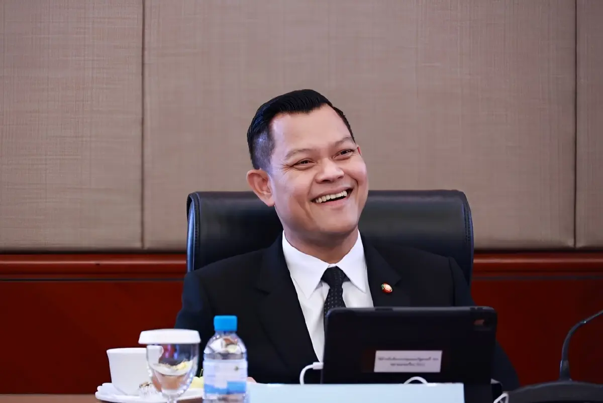 "ธนกร" อัด "ปิยบุตร" เลิกปลุกปั่นให้สังคมสับสนความเป็นกลางของ "องคมนตรี" ทำลายความเชื่อมั่นของคนทั้งประเทศ