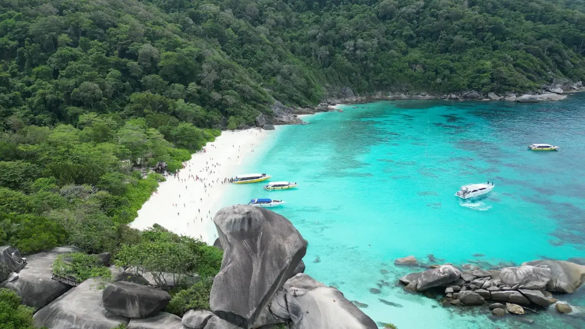 ไทยสร้างชื่อ! “อ่าวเกือก” เกาะสิมิลัน ติดอันดับ 10 “World’s 50 Best Beaches” (มีคลิป)