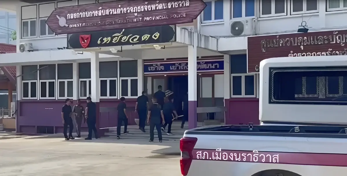 จับตา! "2 นาวิกฯ" เข้าพบพนักงานสอบสวน คดียิง สส.กมลศักดิ์ สื่อปักหลักเกาะติด (มีคลิป)