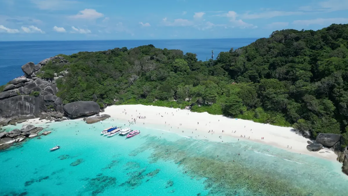 ไทยสร้างชื่อ! “อ่าวเกือก” เกาะสิมิลัน ติดอันดับ 10 “World’s 50 Best Beaches” (มีคลิป)