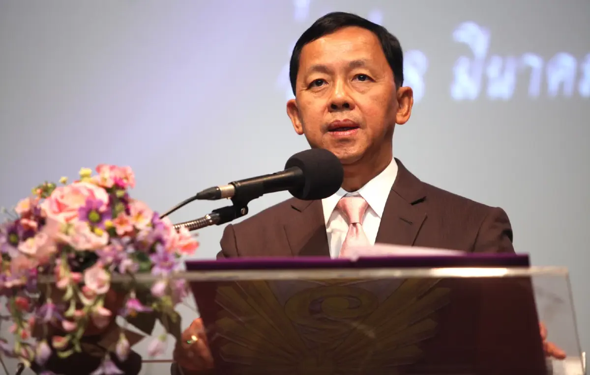 พล.ต.อ.วัชรพล ประสารราชกิจ 