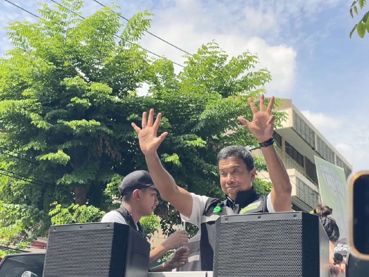 นายชัชชาติ สิทธิพันธุ์ ผู้สมัครผู้ว่าราชการกรุงเทพมหานคร