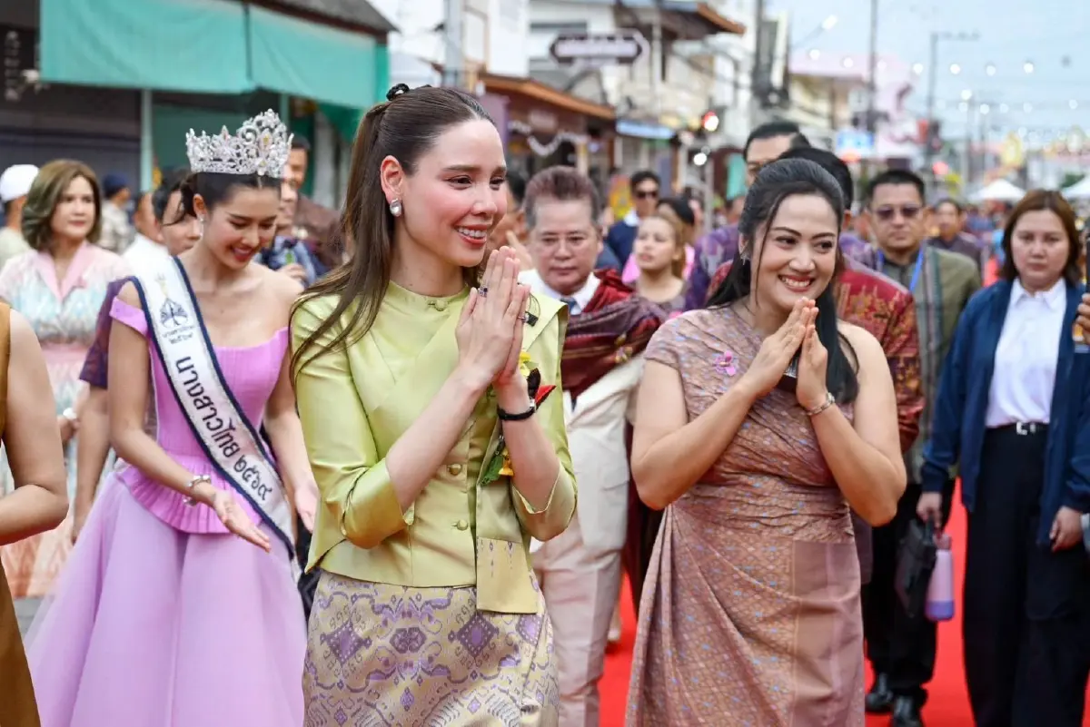“ซาบีดา” พาสัมผัสเสน่ห์ไหมมัดหมี่ขอนแก่น เปิดรันเวย์แฟชั่นดันสู่สากล