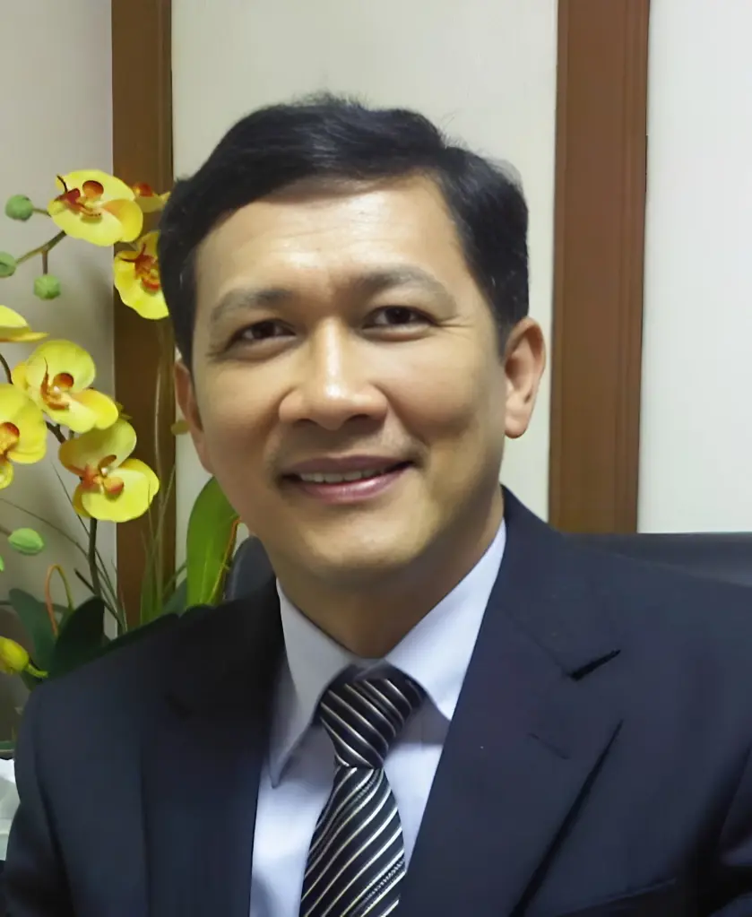 ดร.สามารถ ราชพลสิทธิ์ อดีตรองหัวหน้าพรรคประชาธิปัตย์ (ปชป.) อดีตรองผู้ว่าราชการกรุงเทพมหานคร