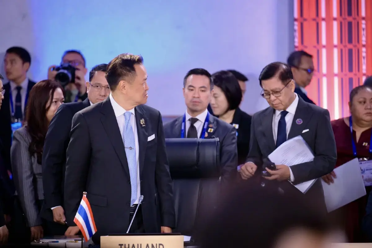 นายอนุทิน ชาญวีรกูล นายกรัฐมนตรี