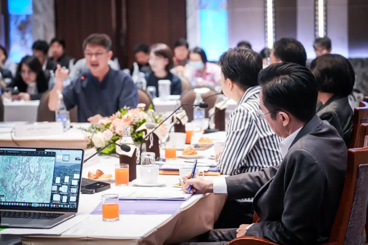 “ยศชนัน” ร่วมวงเสวนา PM 2.5 ชูโมเดลแก้ปัญหาแบบ “เข้าใจพื้นที่” ผสานเทคโนโลยี-ภูมิปัญญาชาวบ้าน