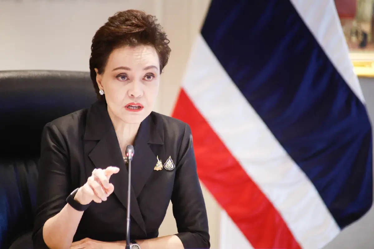 นางศุภจี สุธรรมพันธุ์ รองนายกรัฐมนตรี และ รมว.พาณิชย์