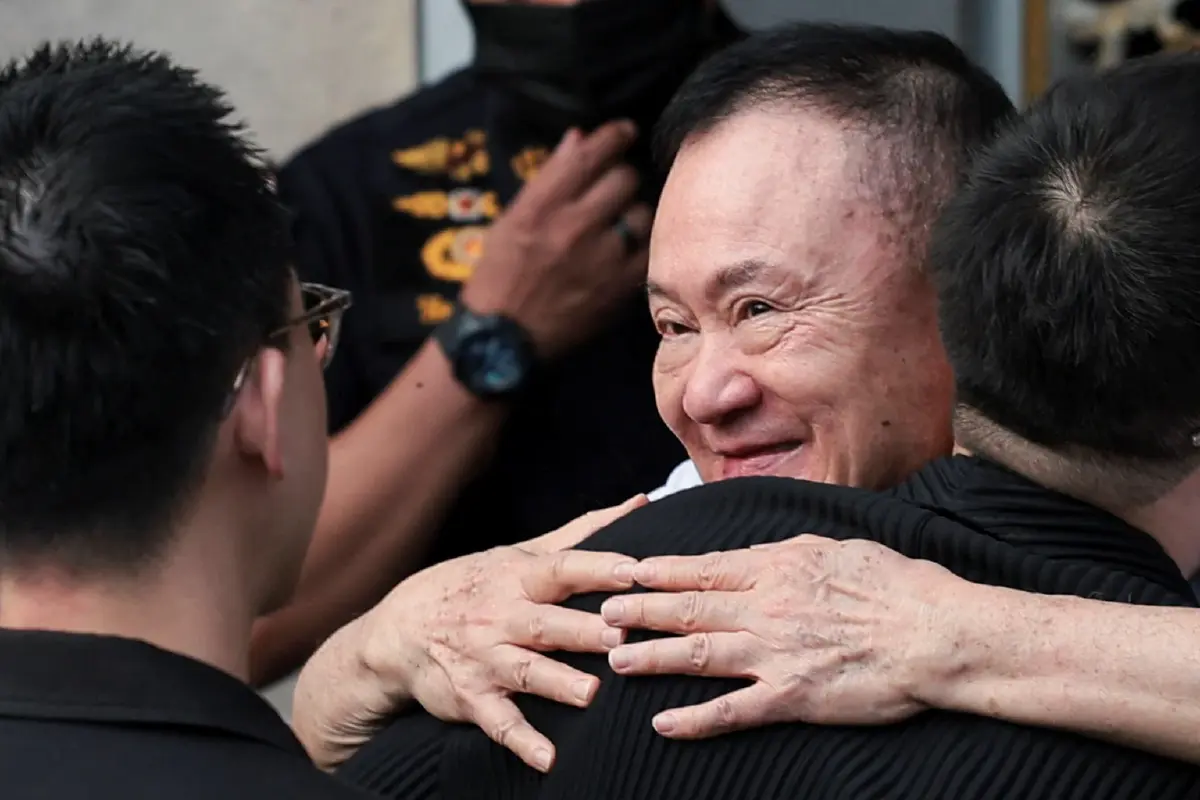 กางกฎเหล็ก 11 ข้อ พักโทษ "ทักษิณ" สรุปครบที่นี่ ฝ่าฝืนเงื่อนไข จับส่งเรือนจำทันที!