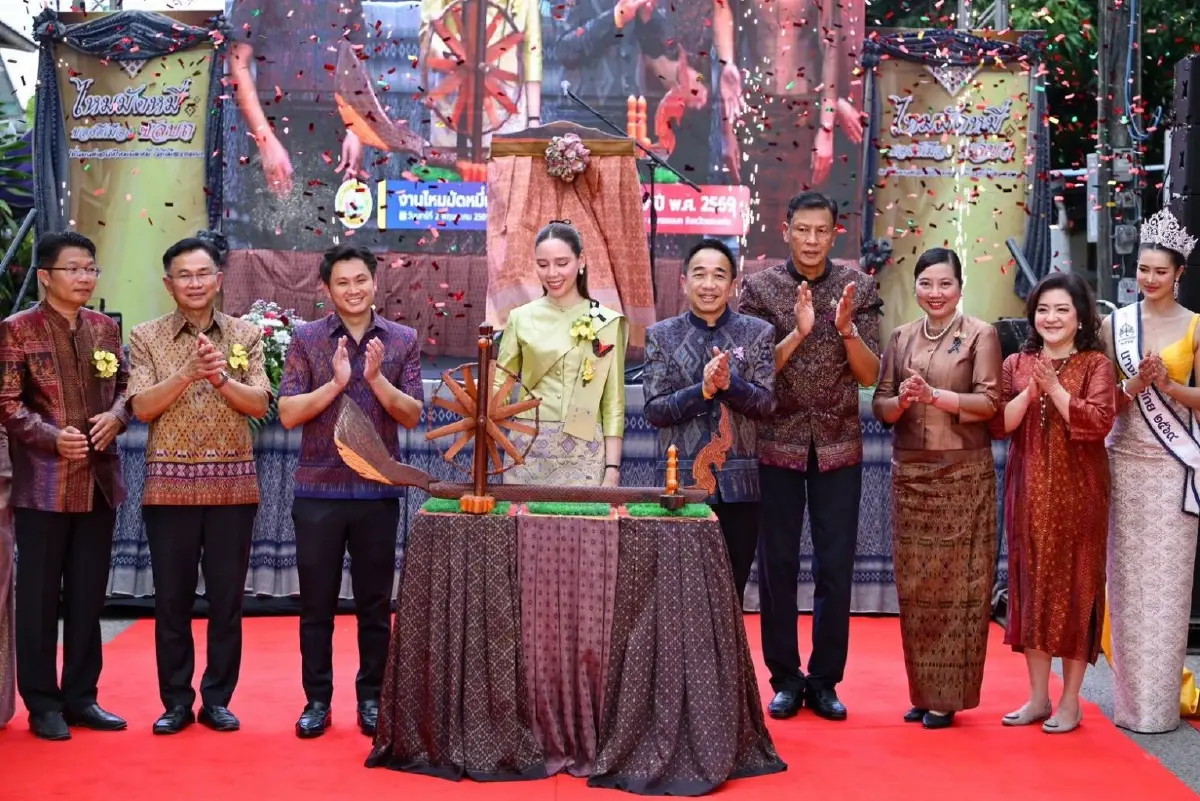 “ซาบีดา” พาสัมผัสเสน่ห์ไหมมัดหมี่ขอนแก่น เปิดรันเวย์แฟชั่นดันสู่สากล