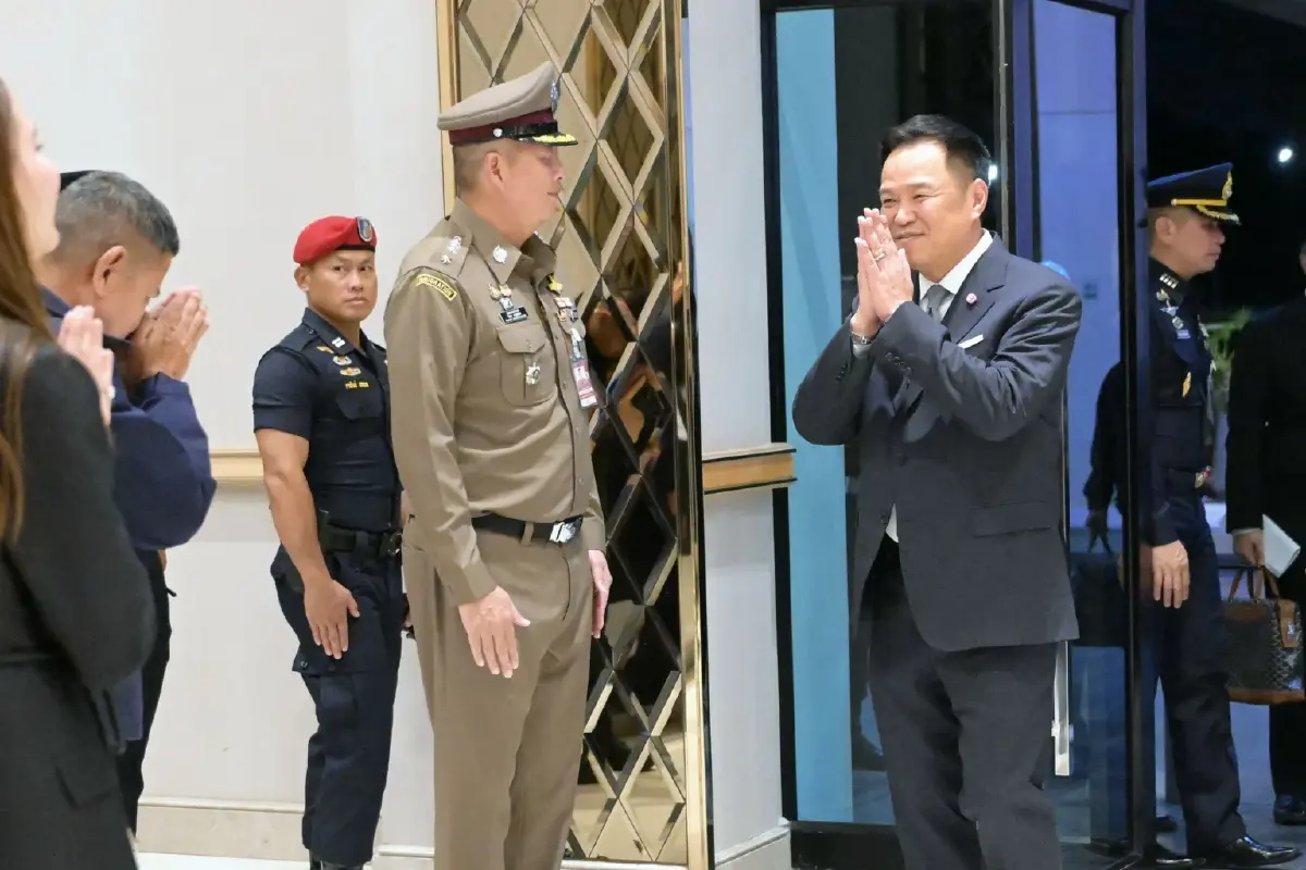 "นายกฯ" บินฝรั่งเศส เตรียมถก "มาครง" ฉลองสัมพันธ์ 170 ปี ไทย-ฝรั่งเศส พร้อมดัน "ชุดไทย" สู่มรดกโลก