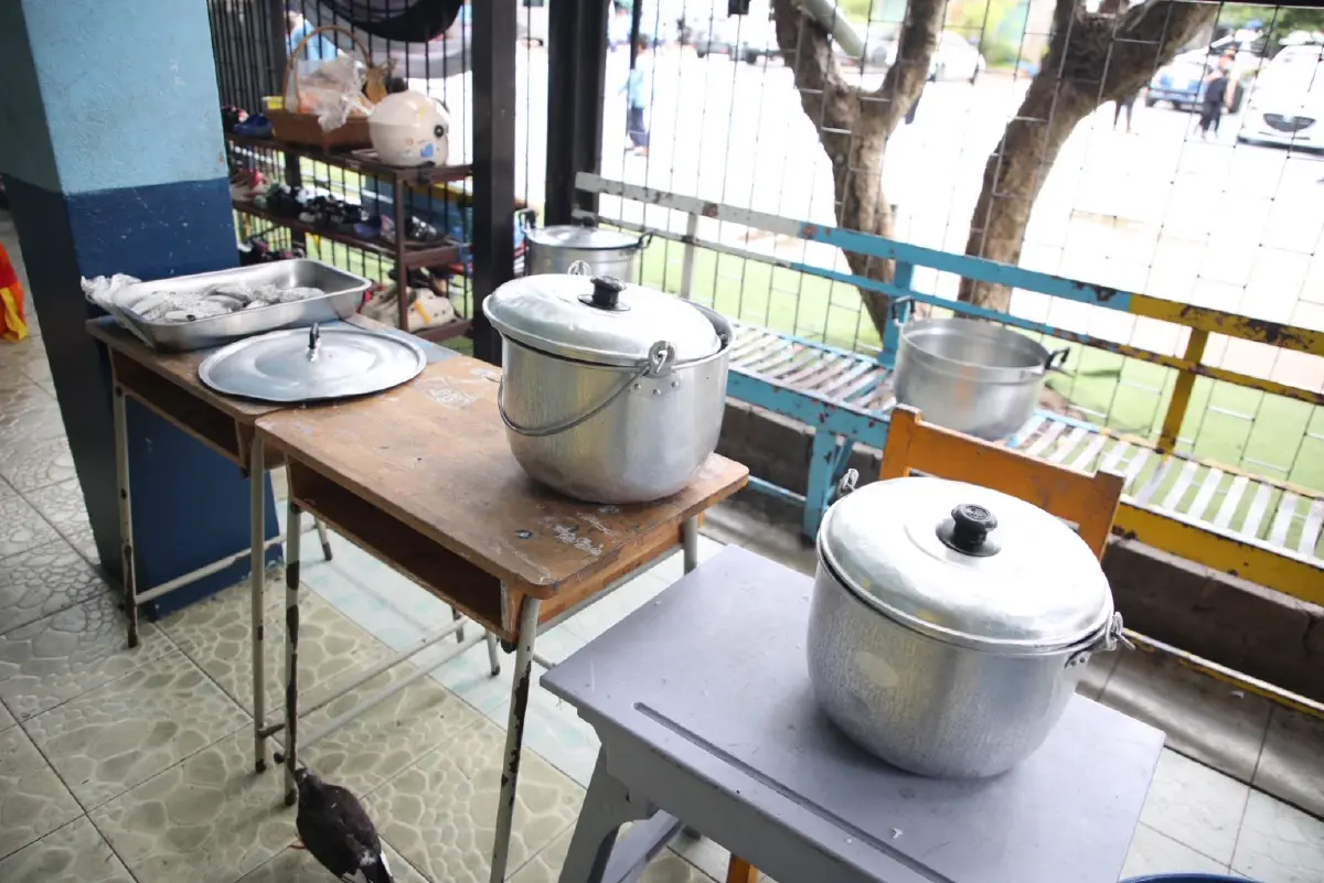 รมช.ศธ.สุ่มตรวจอาหารกลางวันนักเรียน-กำชับคุณภาพต้องดี