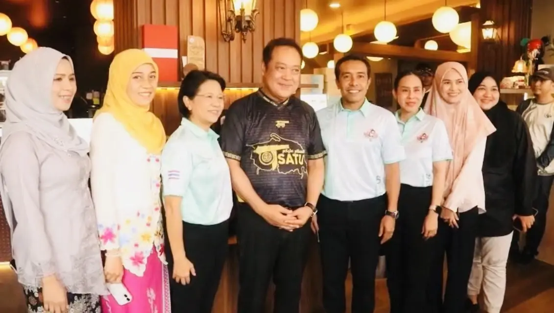 “พ.ต.อ.ทวี สอดส่อง” จิบกาแฟ จับเข่าคุยนักธุรกิจ ถกอนาคตปัตตานี
