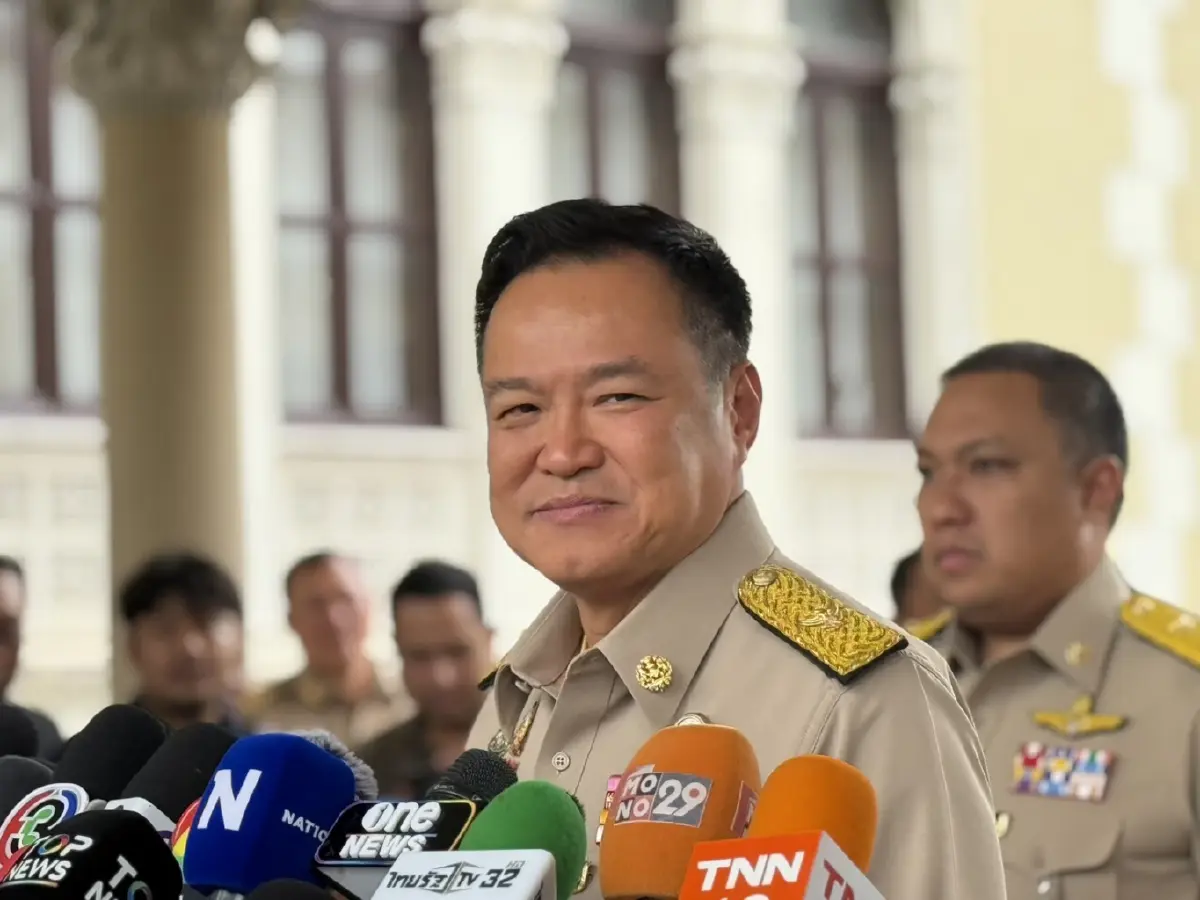 นายอนุทิน ชาญวีรกูล นายกรัฐมนตรีและรัฐมนตรีว่าการกระทรวงมหาดไทย