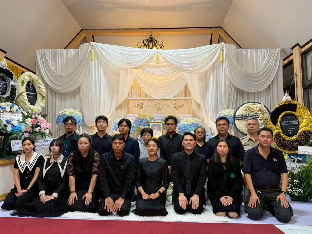ดร.ธีรรัตน์ เป็นตัวแทนรัฐบาลร่วมอาลัย “น้องขนุน” เหยื่อรถไฟชนรถเมล์