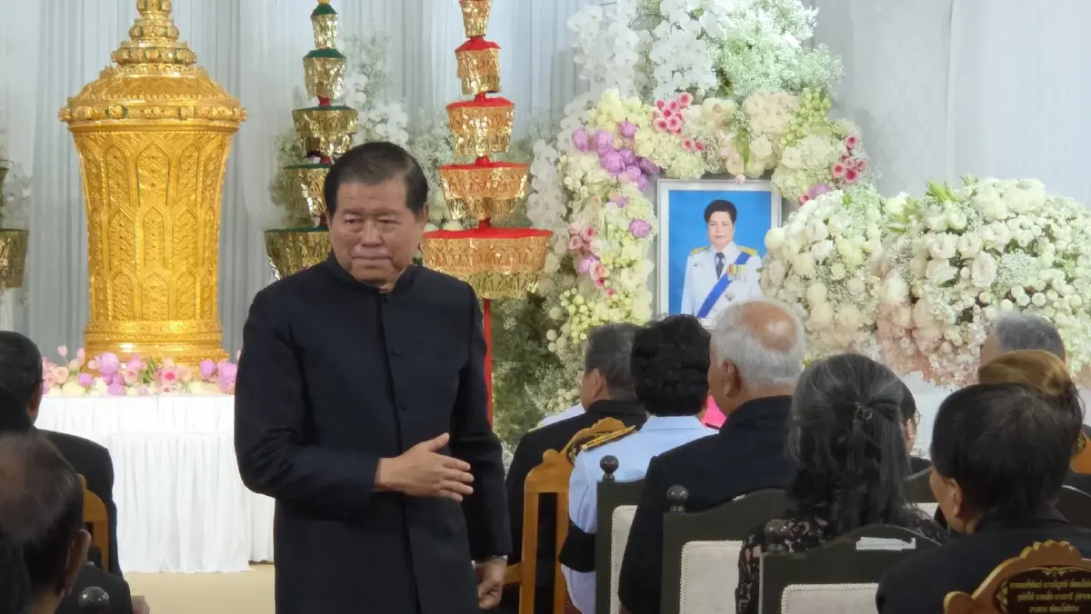 พระราชทานโกศโถ ฉัตรเบญจา พิธีพระราชทานน้ำหลวงอาบศพ “คุณแม่กัลยา บุญญามณี”