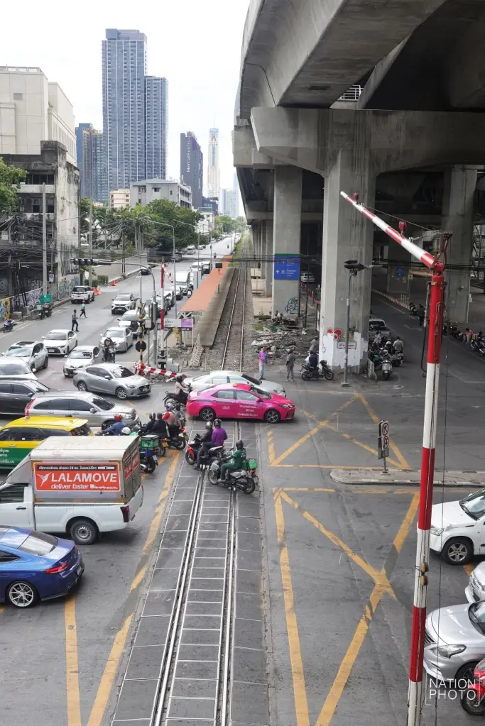 รื้อระบบทางแยกมรณะ! "ชัชชาติ" เด้งรับ "ขุดอุโมงค์จุดตัดรถไฟ" สังคายนาจุดเสี่ยงทั่วกรุง!