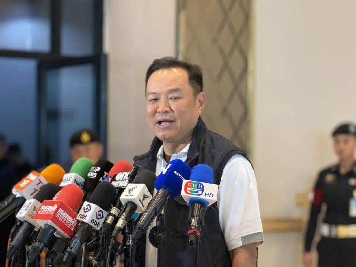 นายอนุทิน ชาญวีรกูล นายกรัฐมนตรี และ รมว.มหาดไทย ในฐานะหัวหน้าพรรคภูมิใจไทย