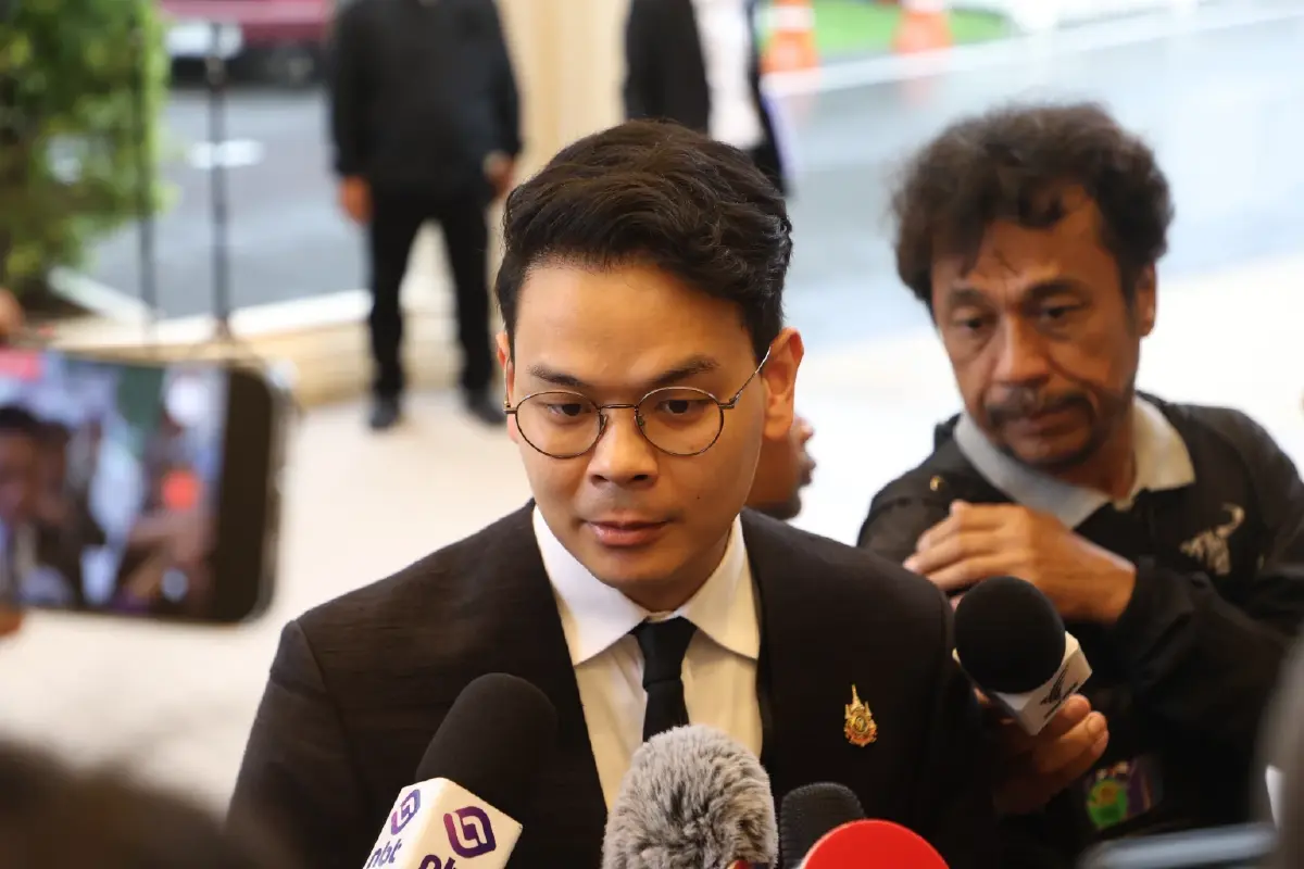 “ไชยชนก” ยัน “เนวิน” ไม่เกี่ยวแก้รัฐธรรมนูญ หลัง "หมออ๋อง" เหน็บให้ครอบครัวชิดชอบมาร่างเอง