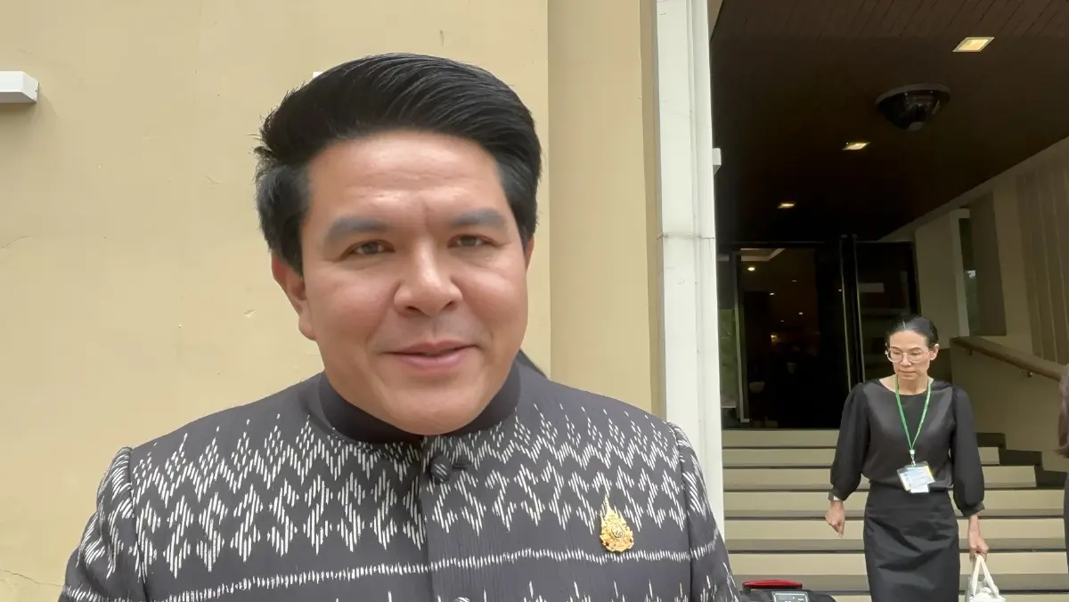 นายสุรศักดิ์ พันธ์เจริญวรกุล รัฐมนตรีว่าการกระทรวงการท่องเที่ยวและกีฬา
