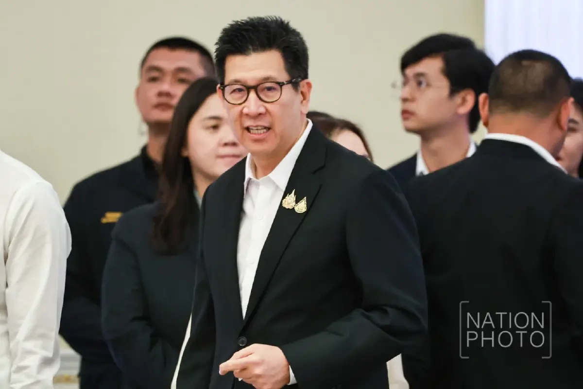  นายเอกนิติ นิติทัณฑประภาส รองนายกรัฐมนตรี และรัฐมนตรีว่าการกระทรวงการคลัง 