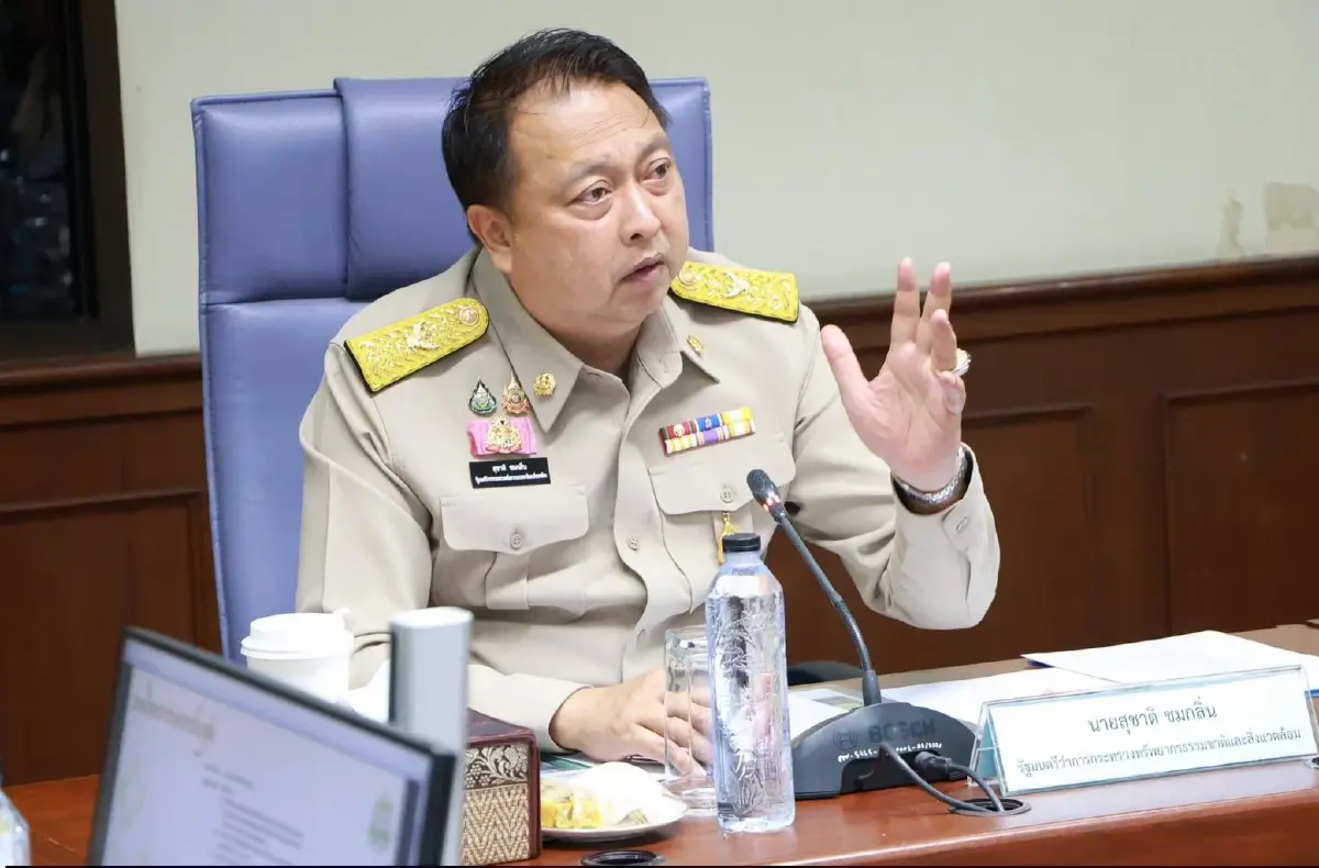 นายสุชาติ ชมกลิ่น รมว.ทส.