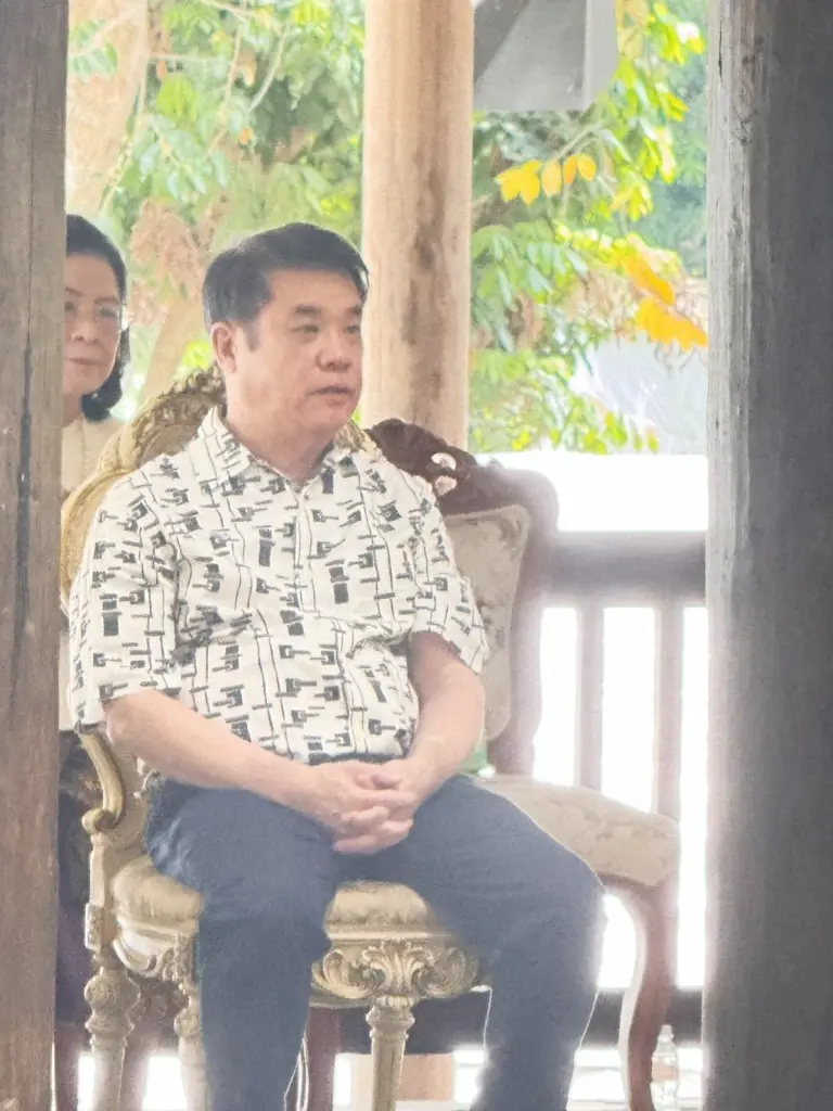 "สุริยะ" ถอดสายน้ำเกลือร่วมงานบวช "อดีตอธิบดีฝนหลวงฯ"