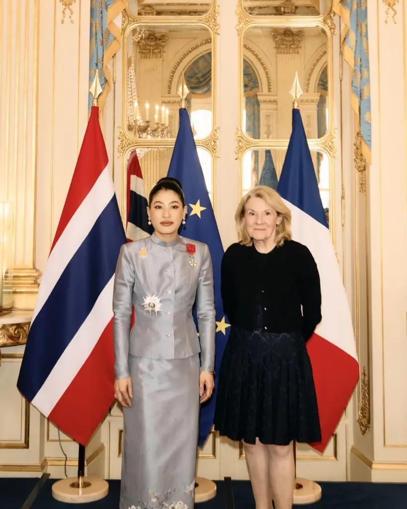 ฝรั่งเศสทูลเกล้าฯ ถวายเครื่องอิสริยาภรณ์ชั้นสูงสุด “เลฌียงดอเนอร์” แด่ “เจ้าฟ้าสิริวัณณวรี” ยกย่องพระปรีชาการขับเคลื่อนวัฒนธรรม