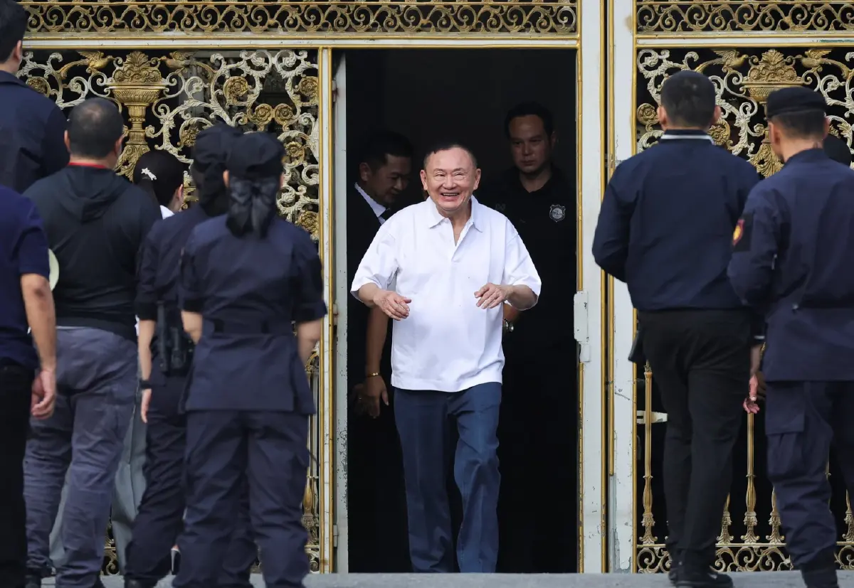 กางกฎเหล็ก 11 ข้อ พักโทษ "ทักษิณ" สรุปครบที่นี่ ฝ่าฝืนเงื่อนไข จับส่งเรือนจำทันที!