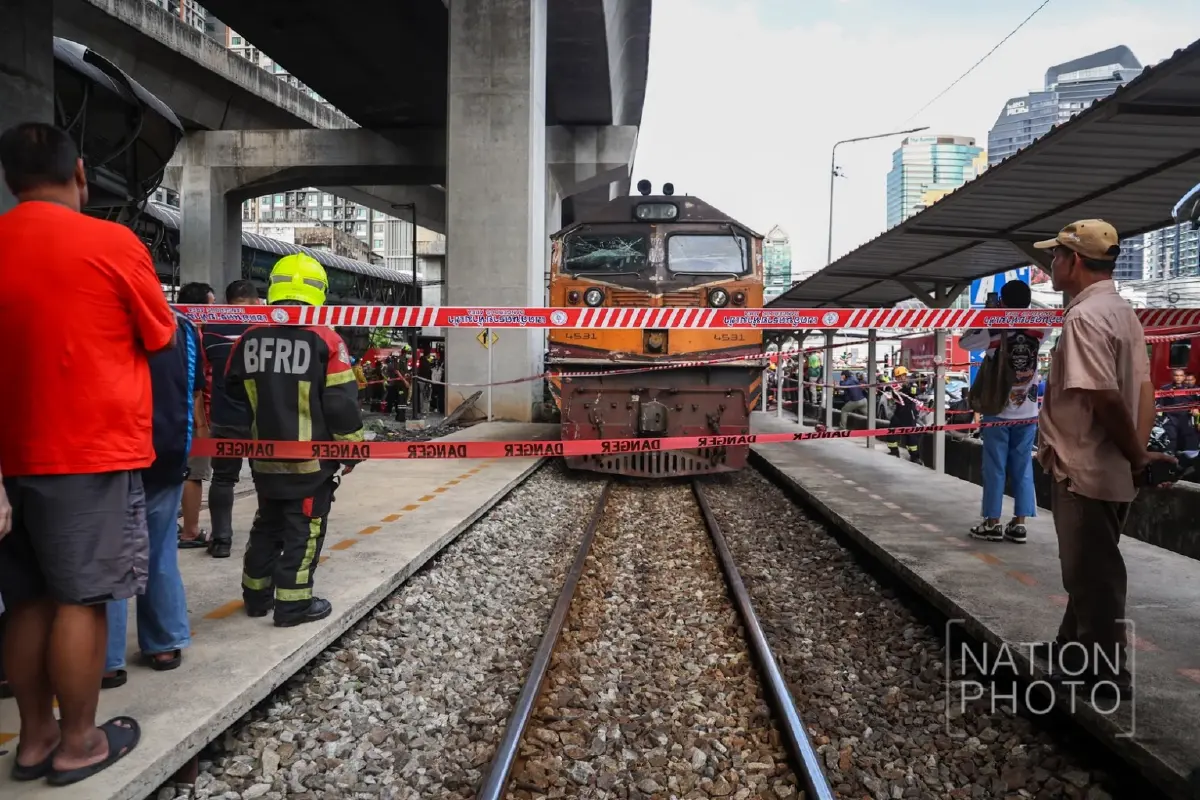 ย้อนรอยเหตุการณ์ "รถไฟชนรถโดยสาร" สู่เหตุสลด“แยกมักกะสัน”