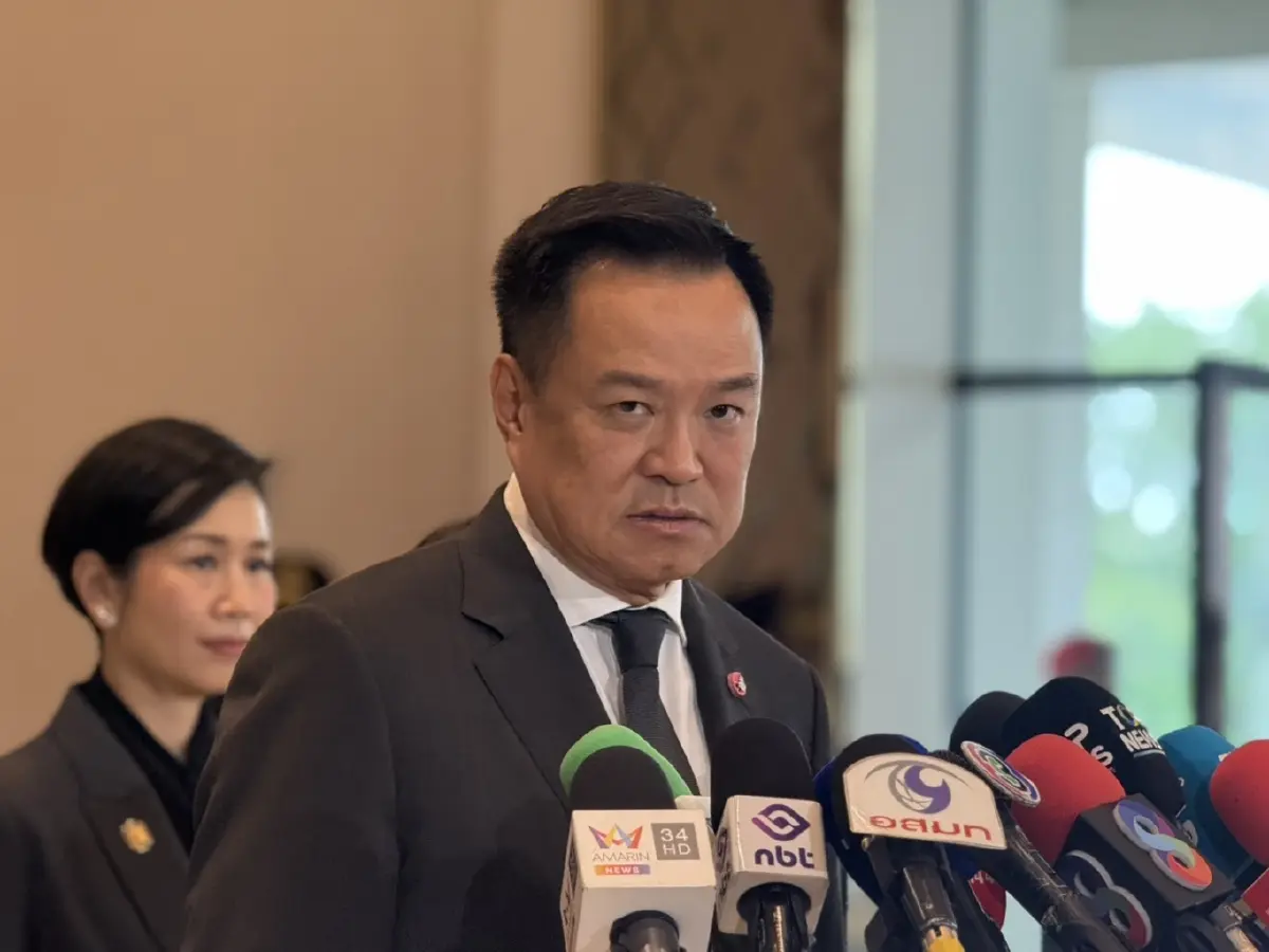 นายอนุทิน ชาญวีรกูล นายกรัฐมนตรีและรัฐมนตรีว่าการกระทรวงมหาดไทย