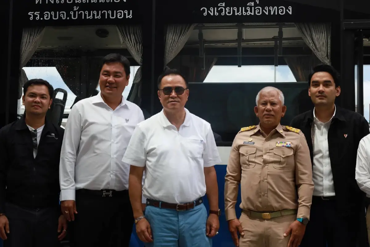ภูเก็ตโมเดล 15 บาทตลอดสาย! "อนุทิน" นำทีมขึ้น EV Smart Bus ภูเก็ต! รณรงค์ Carpool ทางเดียวกันไปด้วยกัน