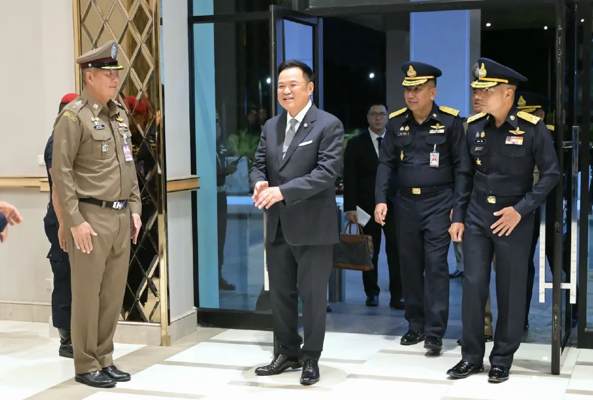 "นายกฯ" บินฝรั่งเศส เตรียมถก "มาครง" ฉลองสัมพันธ์ 170 ปี ไทย-ฝรั่งเศส พร้อมดัน "ชุดไทย" สู่มรดกโลก