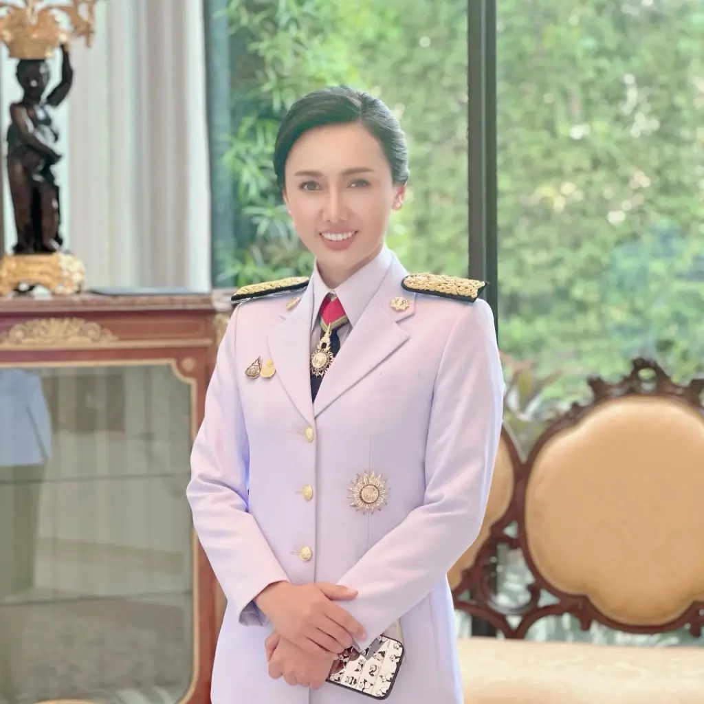 รู้จัก “หญิง ลิณธิภรณ์​“ อดีต รมช.ศธ. วันนี้ในบทบาทใหม่