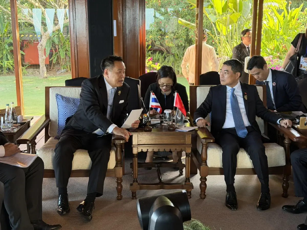 นายกฯ นำเสนอ 3 ยุทธศาสตร์ “เอกภาพ-ยืดหยุ่น-บทบาทอาเซียนต่อเวทีโลก” รับมือภูมิรัฐศาสตร์โลกผันผวน