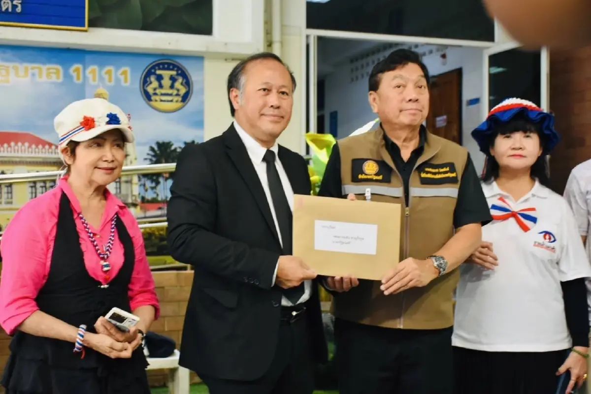 “หมอตุลย์” ยื่นนายกฯ เบรกพักโทษ “ทักษิณ” ชี้ขัดกฎหมายราชทัณฑ์
