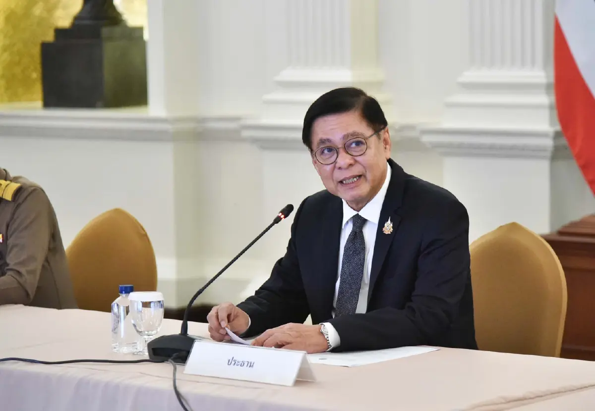 นายสีหศักดิ์ พวงเกตุแก้ว รองนายกรัฐมนตรี และรัฐมนตรีว่าการกระทรวงการต่างประเทศ 