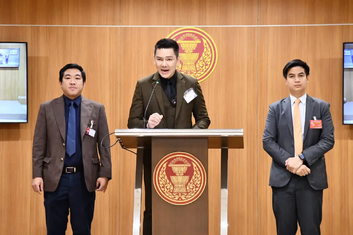 “พริษฐ์” รับหลักฐานใหม่ จาก “ทนายอั๋น” คดีศักดิ์สยาม จี้สอบ ป.ป.ช.