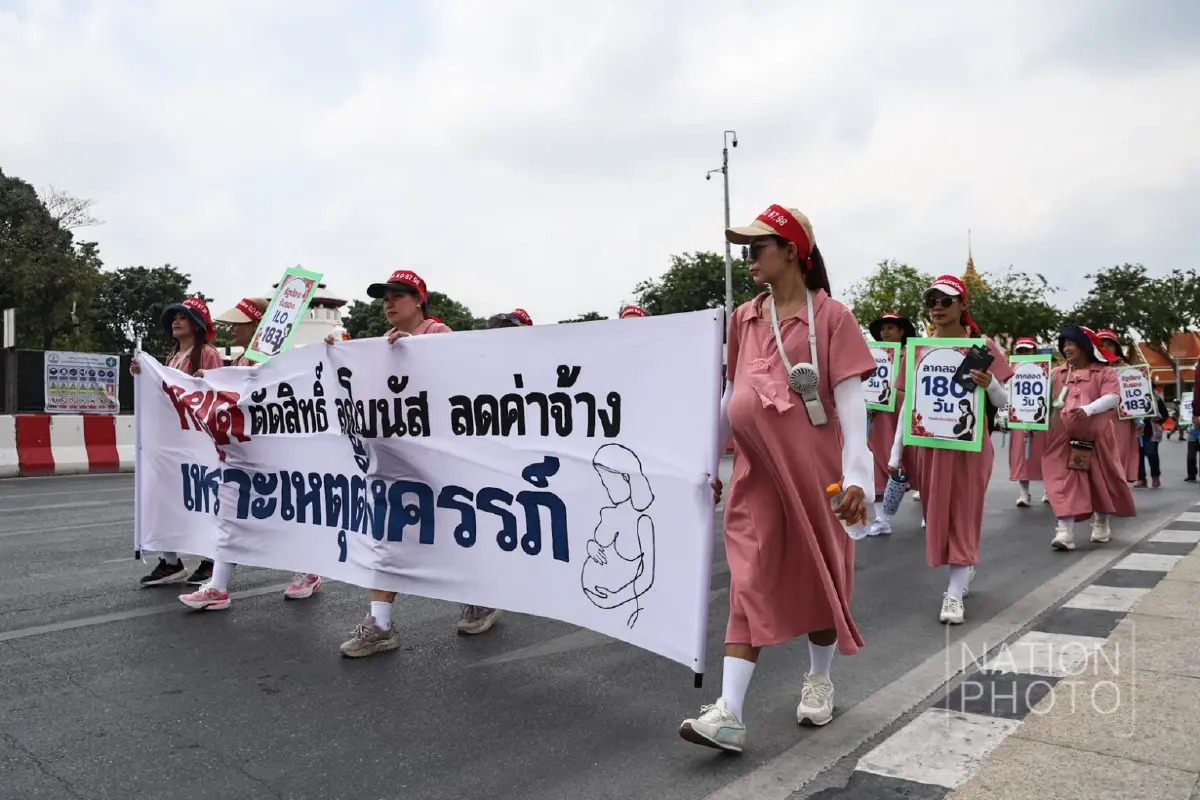 "รวยไม่ไหวแล้วโว้ย!" เสียงสะท้อนจากพี่น้องแรงงาน 27 เครือข่าย เดินขบวนยื่น 8 ข้อเรียกร้อง