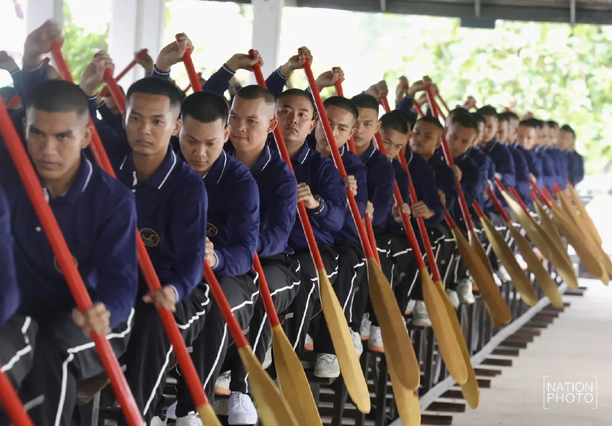 ทร.ซ้อมเข้มฝีพาย 2.2พันนาย เตรียมขบวนพยุหยาตราทางชลมารค