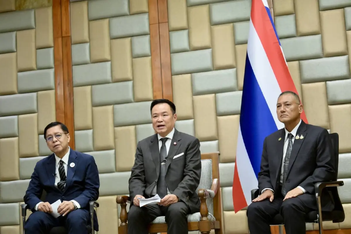 “อนุทิน” แจงกัมพูชาเข้าใจไทยเลิก MOU 44 เตรียมใช้หลัก UNCLOS เจรจาผลประโยชน์ทางทะเลใหม่