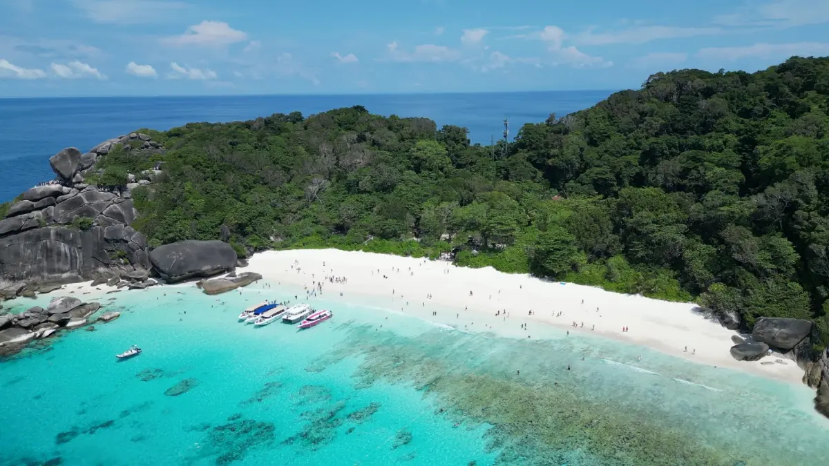 ไทยสร้างชื่อ! “อ่าวเกือก” เกาะสิมิลัน ติดอันดับ 10 “World’s 50 Best Beaches” (มีคลิป)