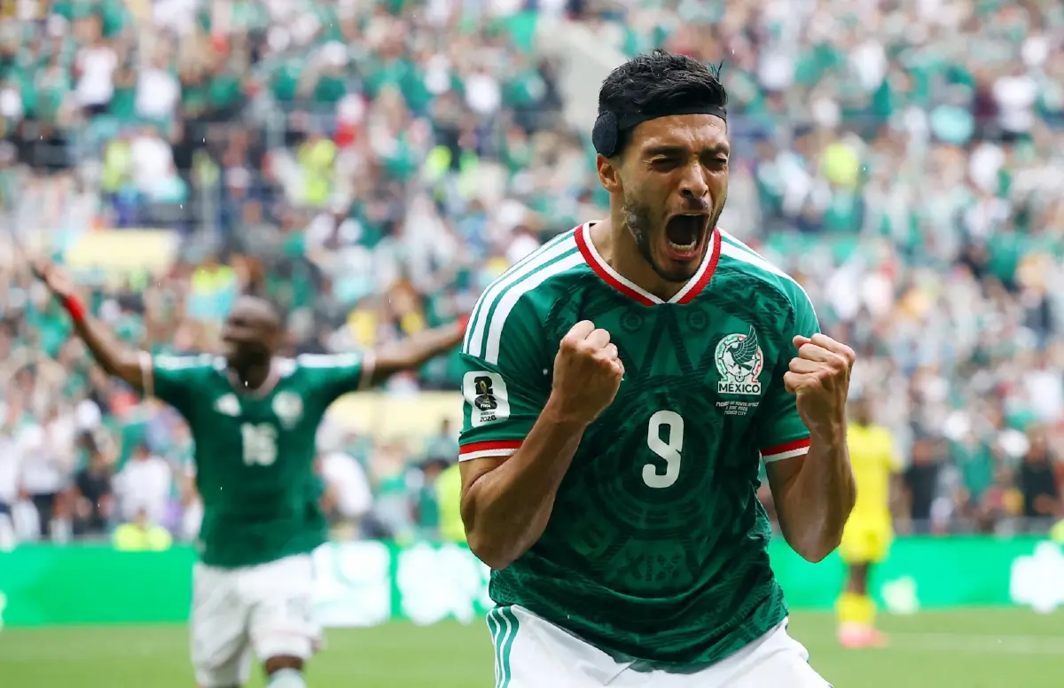 เม็กซิโกทุบแอฟริกาใต้ 2-0 นัดเปิดสนามแจกยับ 3 ใบแดงทุบสถิติ