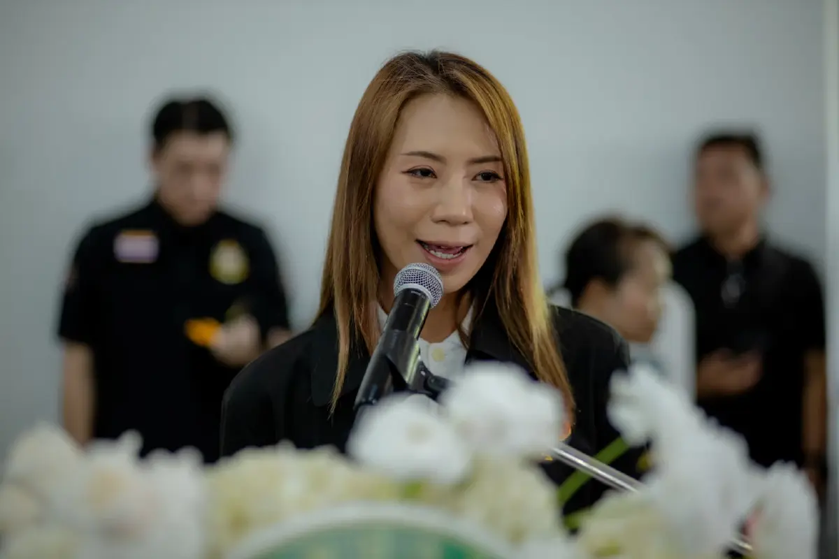 น.ส.รสรินทร์ ศรัณย์เกตุ สมาชิกสภาผู้แทนราษฎร (สส.) อุตรดิตถ์ เขต 2 พรรคโอกาสใหม่ 