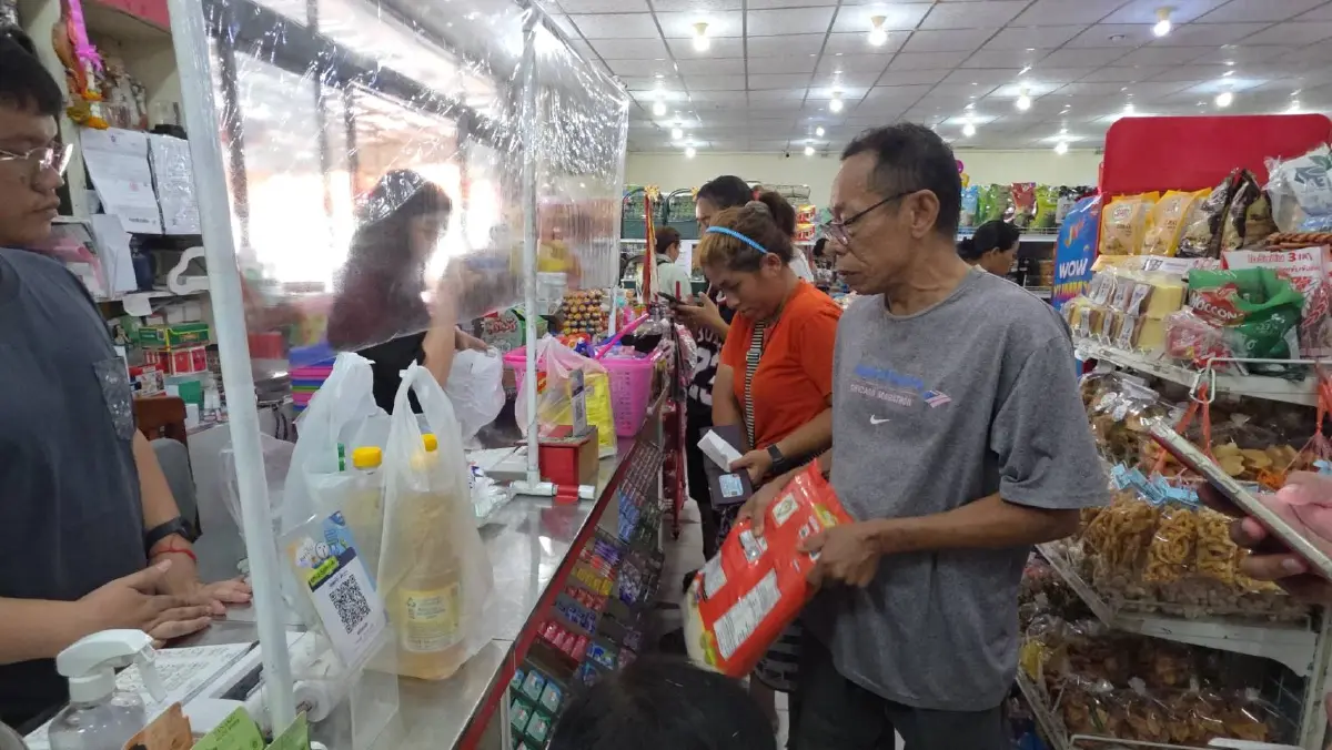 อุทัยธานีคึกคัก! วันแรก "ไทยช่วยไทยพลัส" ประชาชนแห่ใช้สิทธิจนล้นร้านค้า