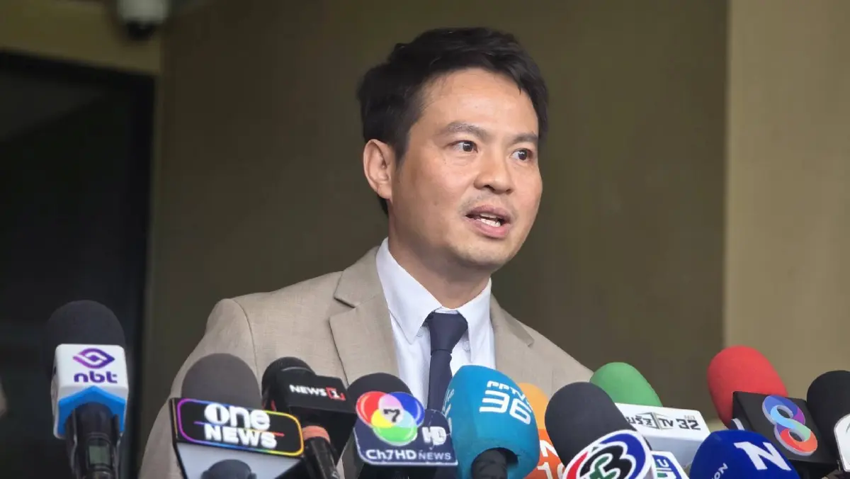 ภราดร ปริศนานันทกุล รัฐมนตรีประจำสำนักนายกรัฐมนตรี ในฐานะแกนนำพรรคภูมิใจไทย