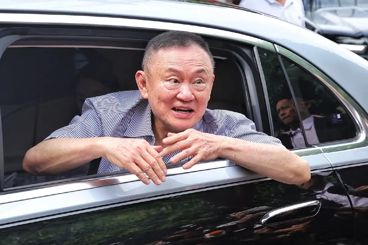 นายทักษิณ ชินวัตร อดีตนายกรัฐมนตรี 