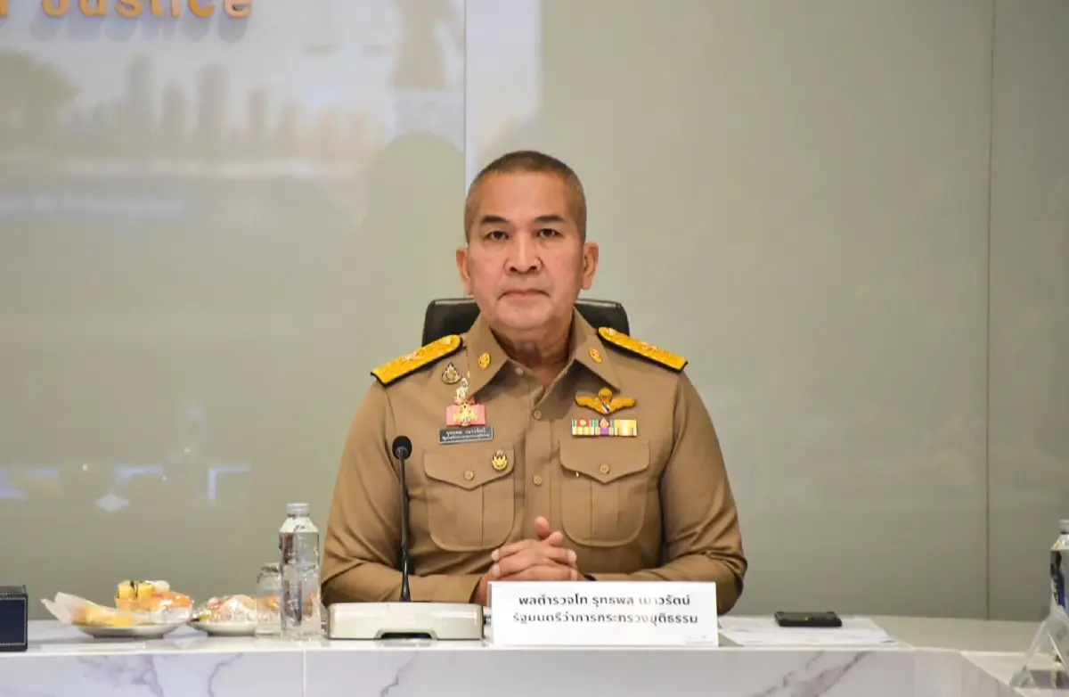 รมว.ยธ.ยืนยัน "ทักษิณ" พ้นโทษทันที ชี้ปลดกำไล EM ได้