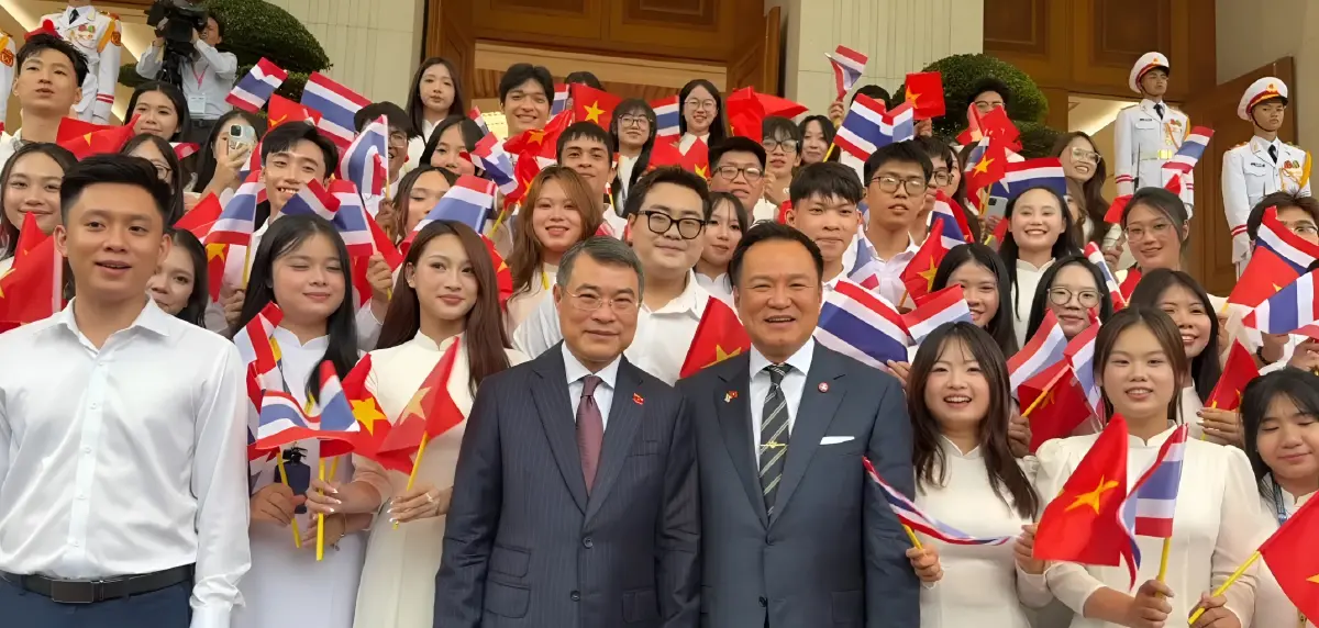"ไทย–เวียดนาม" แน่นแฟ้น "2 นายกฯ" นำทีมคณะใหญ่หารือรอบด้าน กระชับความมั่นคง-เศรษฐกิจอาเซียน (มีคลิป)