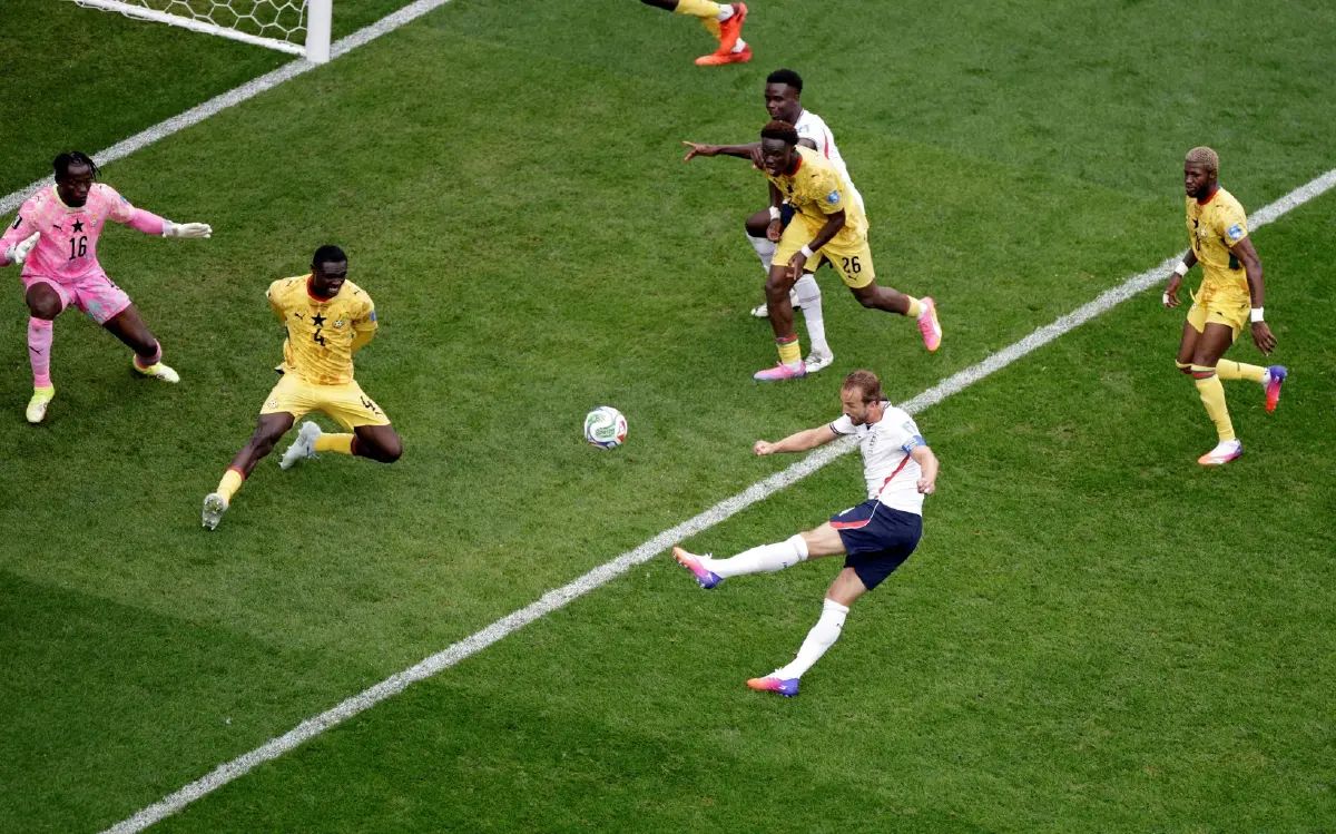 แฮร์รี่ เคน นักเตะทีมชาติอังกฤษ ยิงข้ามคานไปในช่วงท้ายเกม